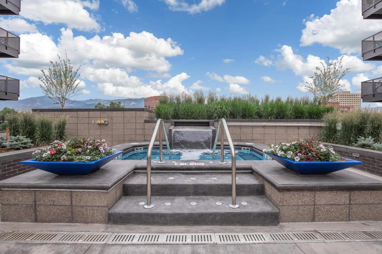 شقة Colorado Springs Luxurious Unit With Mountain View المظهر الخارجي الصورة